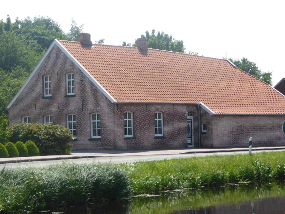 Gulf Im Gulfhof Am Kanal Apartment Grossefehn